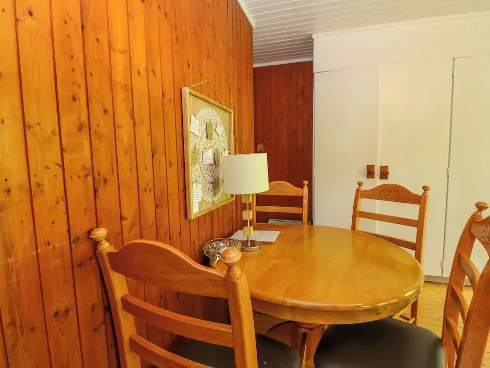Lodge 2 - "rowan"