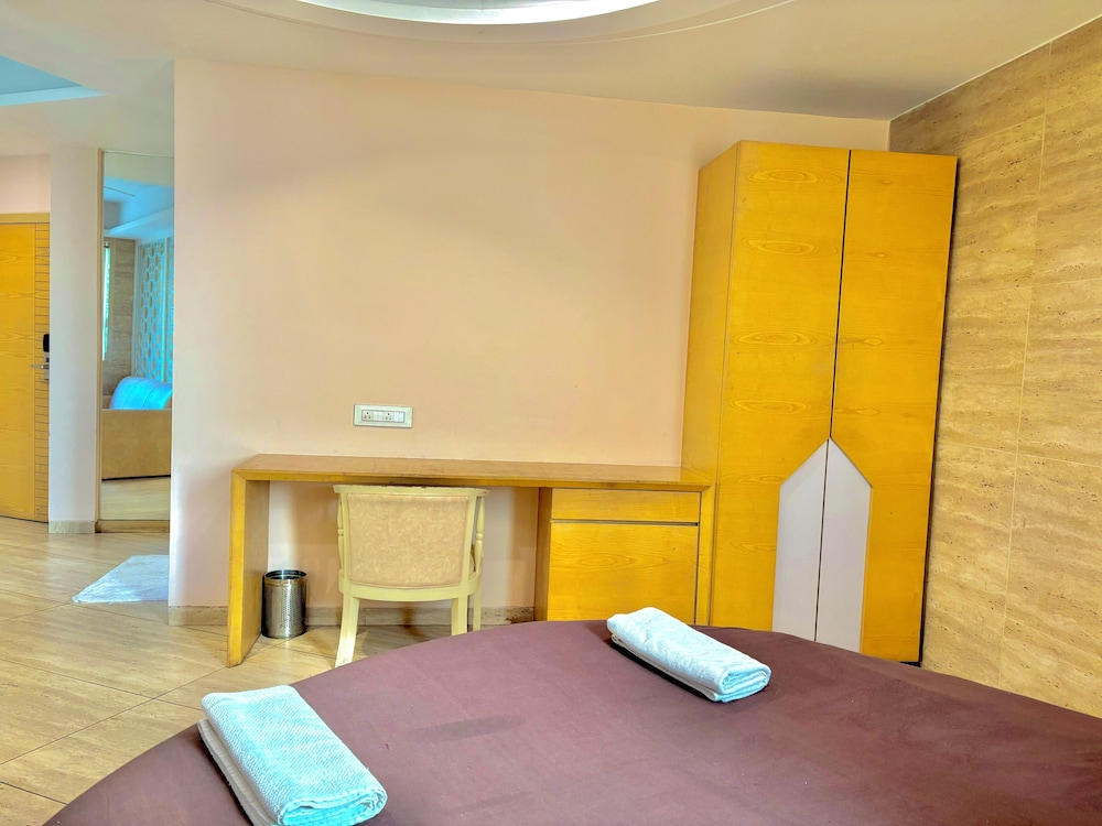 Hotel Neelkamal Chembur