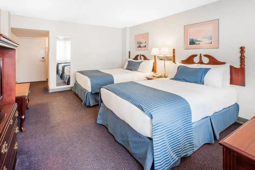 Ramada By Wyndham Milwaukee Downtown