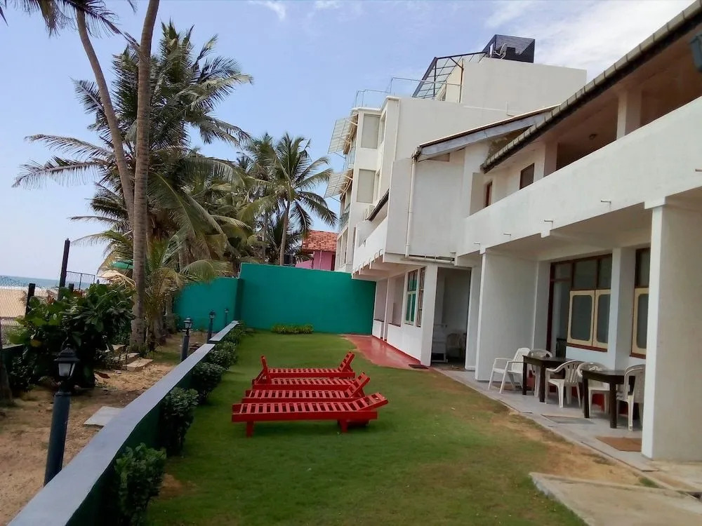 New SeaSide Inn Hikkaduwa