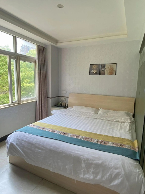 Fengjie County Hotel, Shanghai