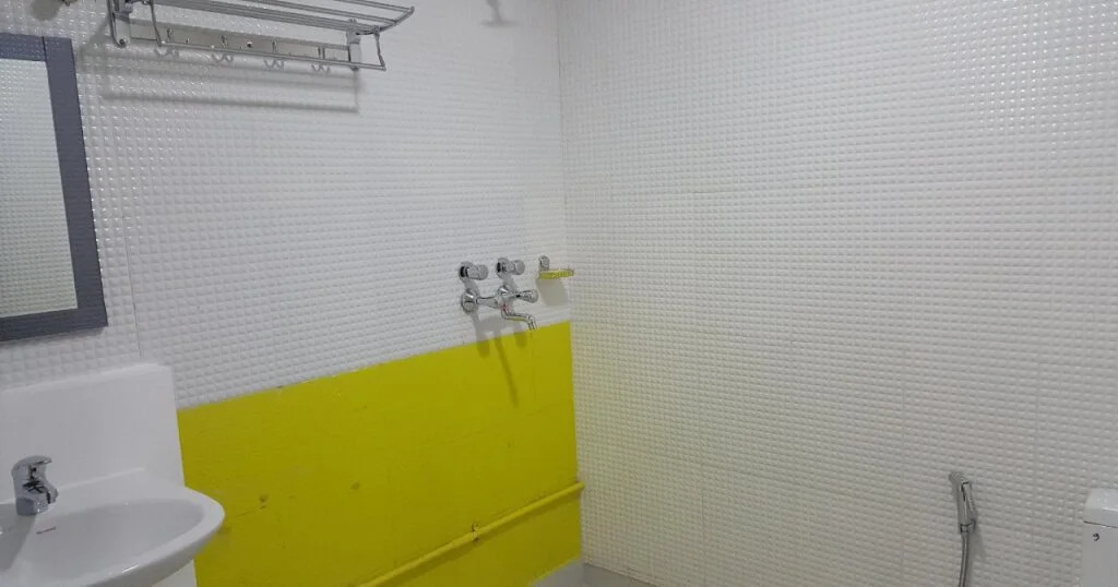 The 7 Days Hotel
