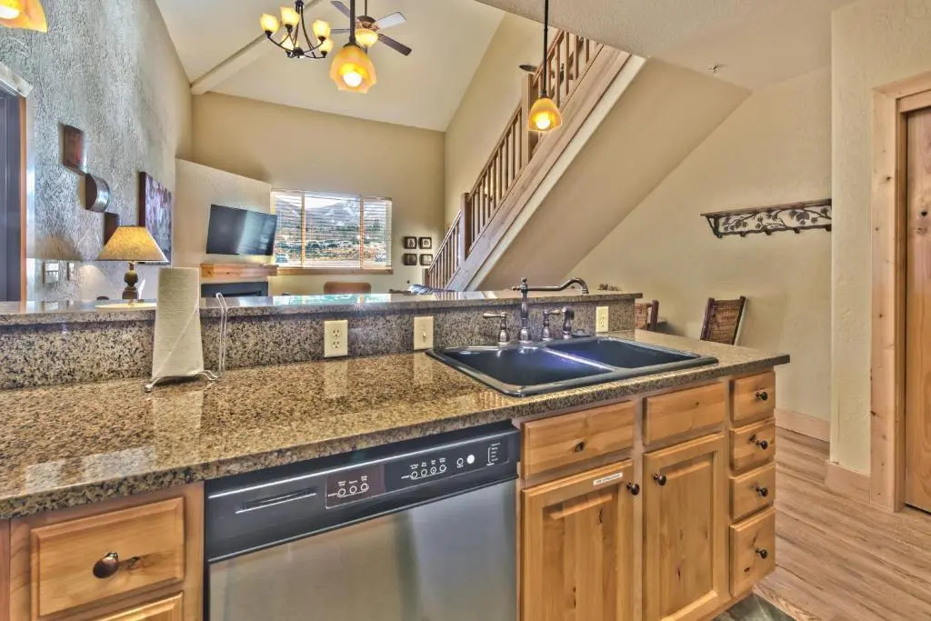 Silverado Lodge One Bedroom plus Loft by Canyons Village Rentals 223B
