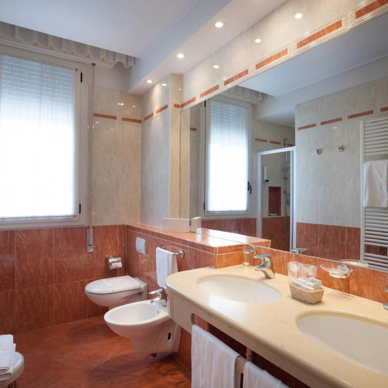 Hotel Bristol Buja