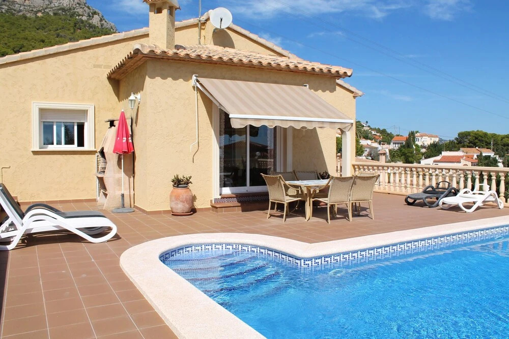 Villa With 4 Bedrooms in Calp, With Wonderful sea View, Private Pool and Furnished Garden Near the Beach
