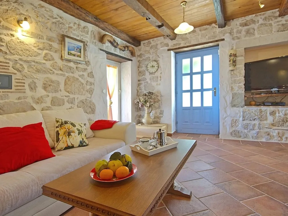 Beautiful Holiday Home in Dracevac With Terrace