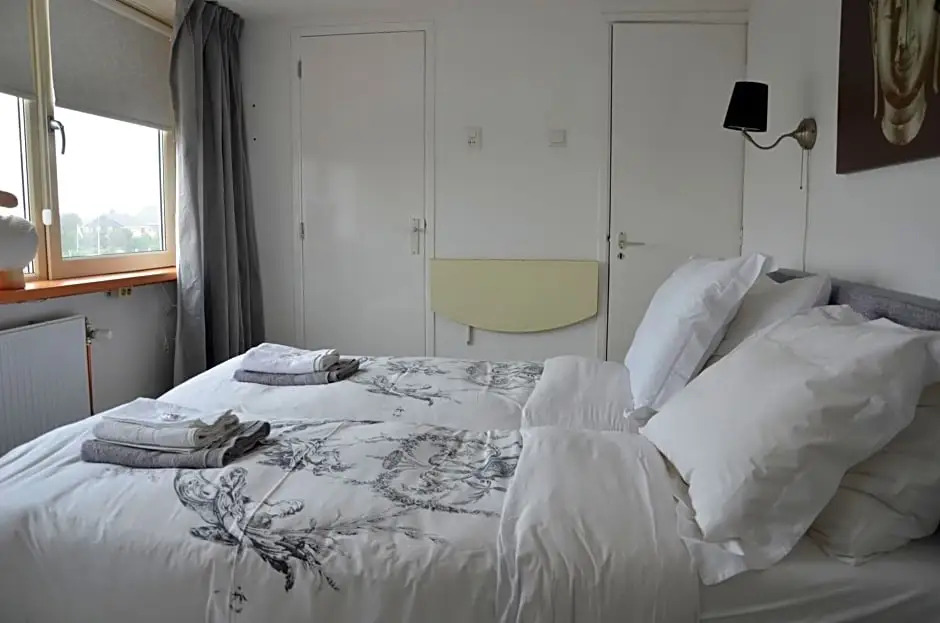Pension t hofje 350 meter van het strand