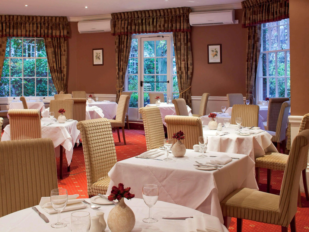 Mercure Salisbury White Hart Hotel & Apartments