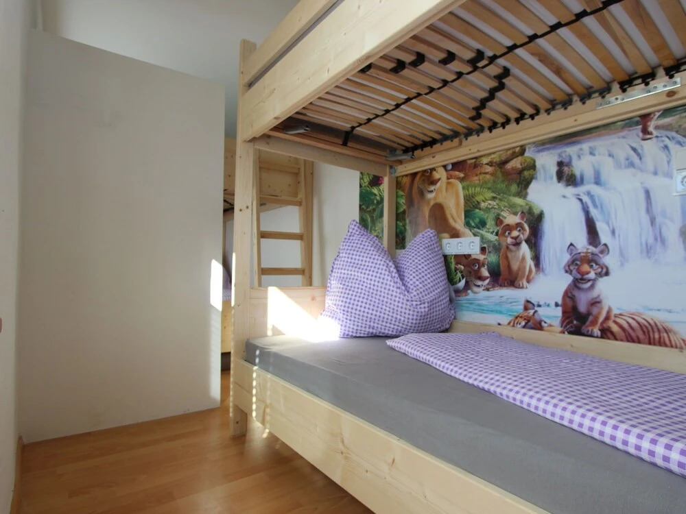 Cozy Apartment with Garden in Mühlbach