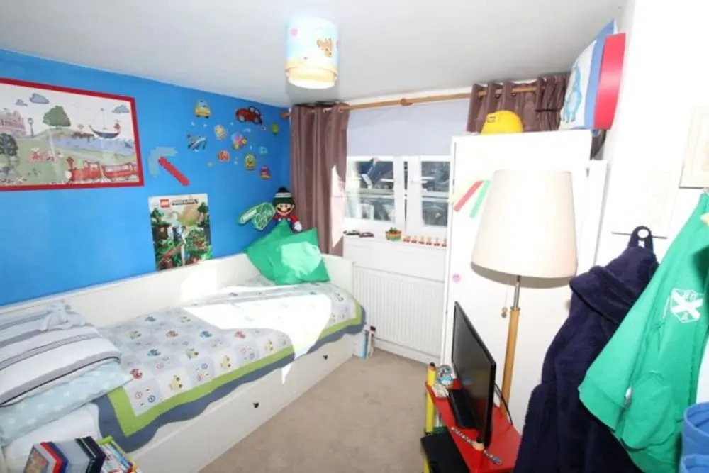 3 Bedroom Flat Near Leith