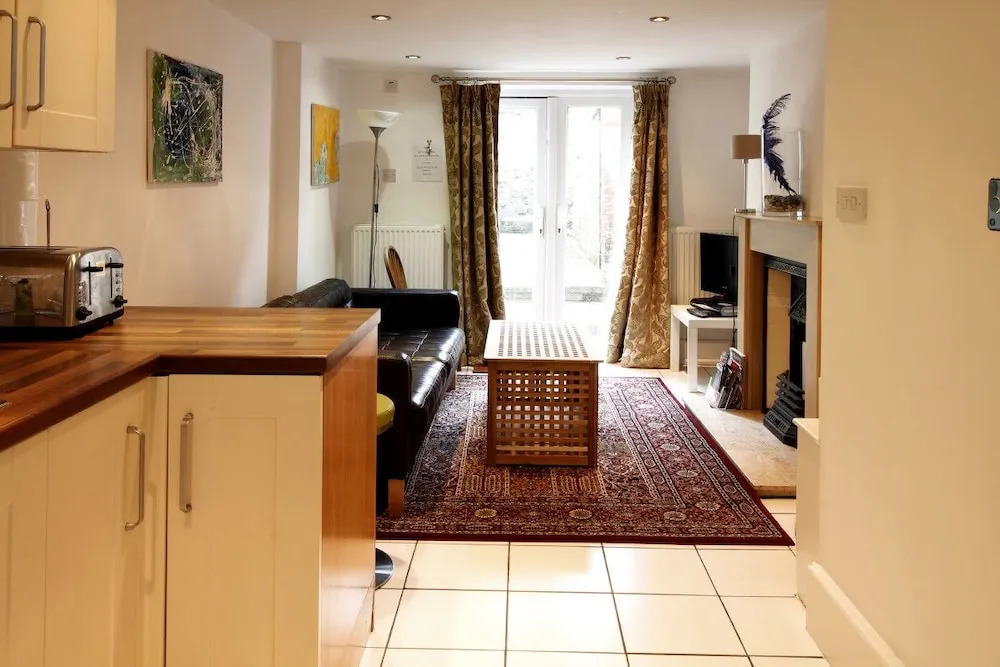 Ideally Located 4 Bed House in the very centre of Historical Oxford