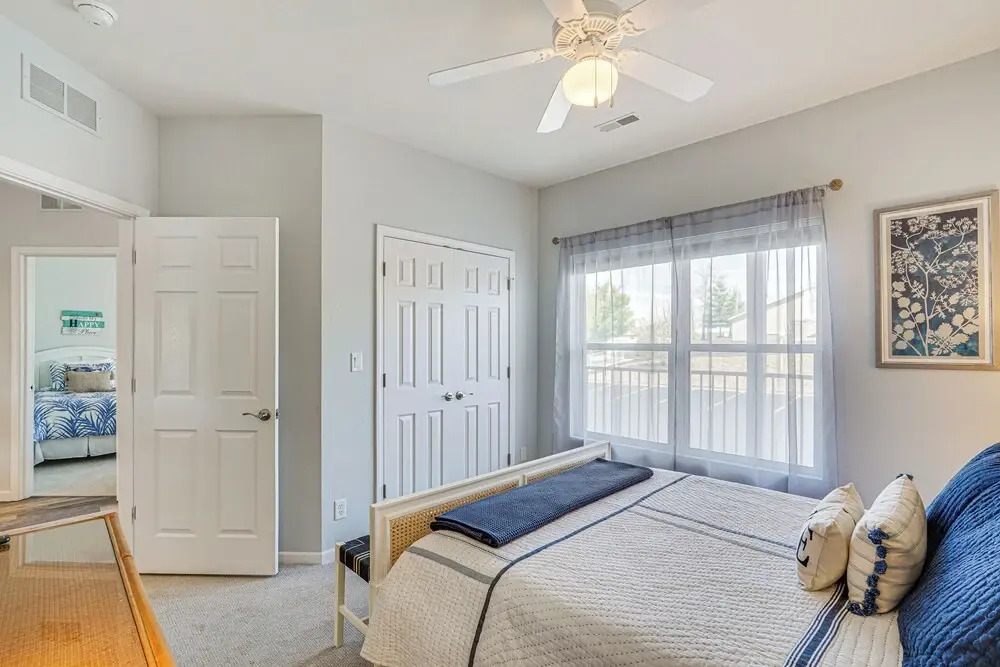 Dine Al Fresco on Balcony: Osage Beach Condo!