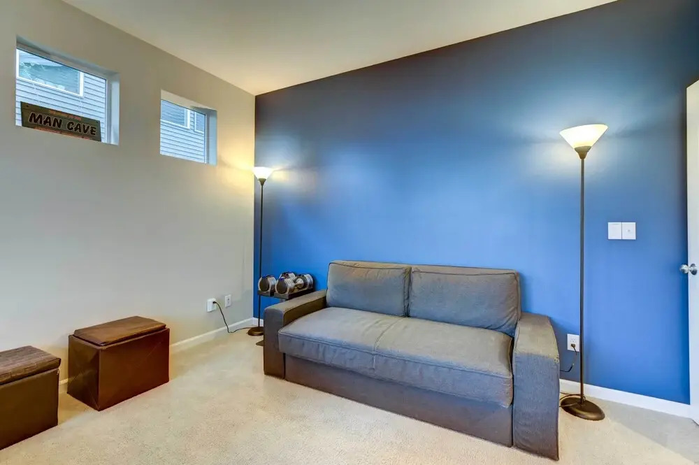 Spacious Kent Home Near SeaTac Airport w/ Patio