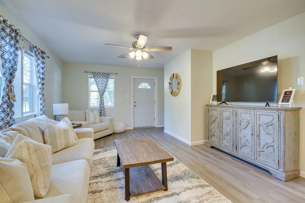 Gulfport Home w/ Fire Pit: Rv/trailer Parking