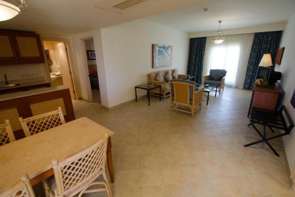Marina Plaza Hotel, Tala Bay