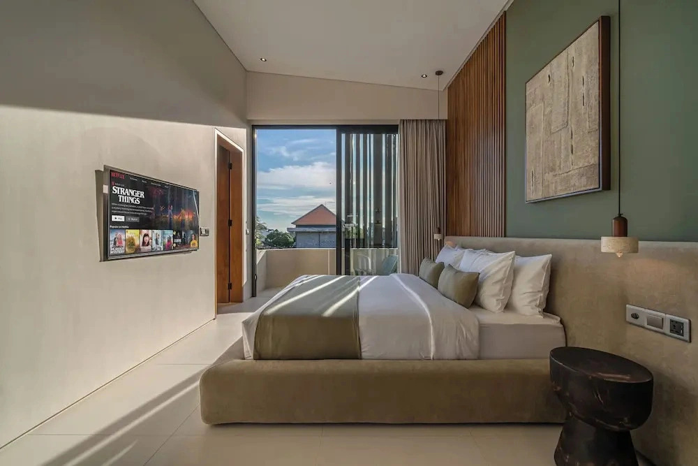 The Line - 5BR Luxury Villa with Cinema & Hot Tub in Umalas
