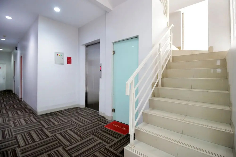 Airy Serpong Boulevard BSD Timur AH 2 Tangerang Selatan