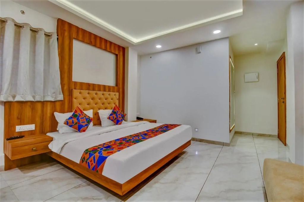 Fabhotel Prime Purple Orchid