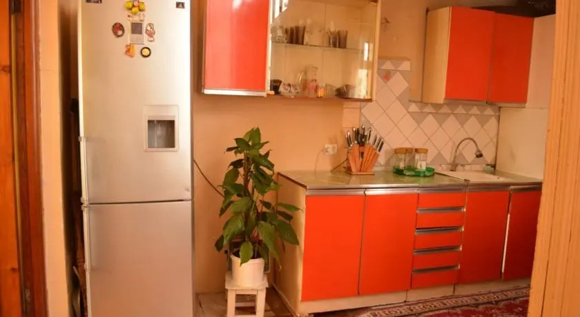 House on Zhordaniya 10