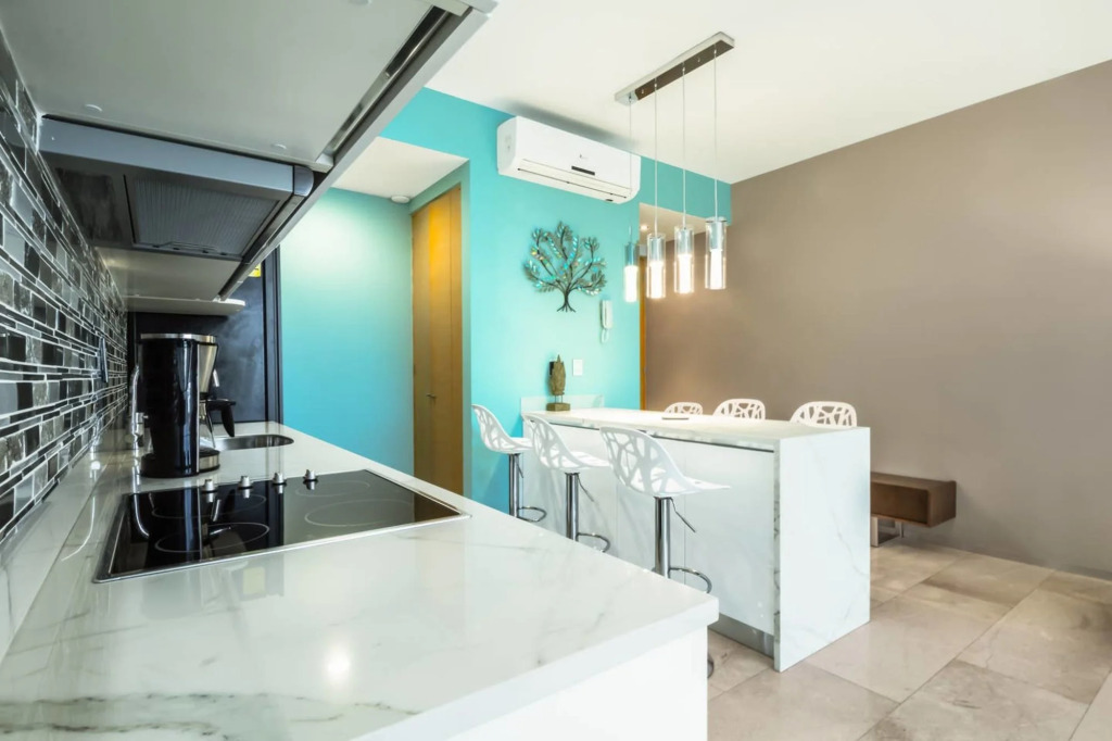NEW LUX 2BR Balcony Dream Location Pool Shops