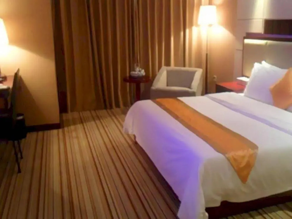 Pingqian Fashion Business Hotel