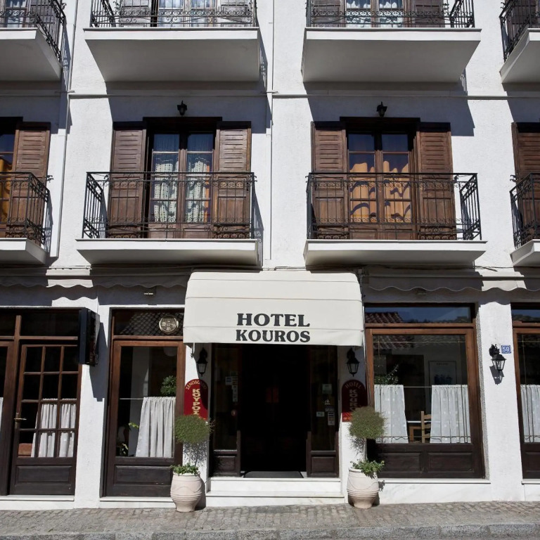 Kouros Hotel
