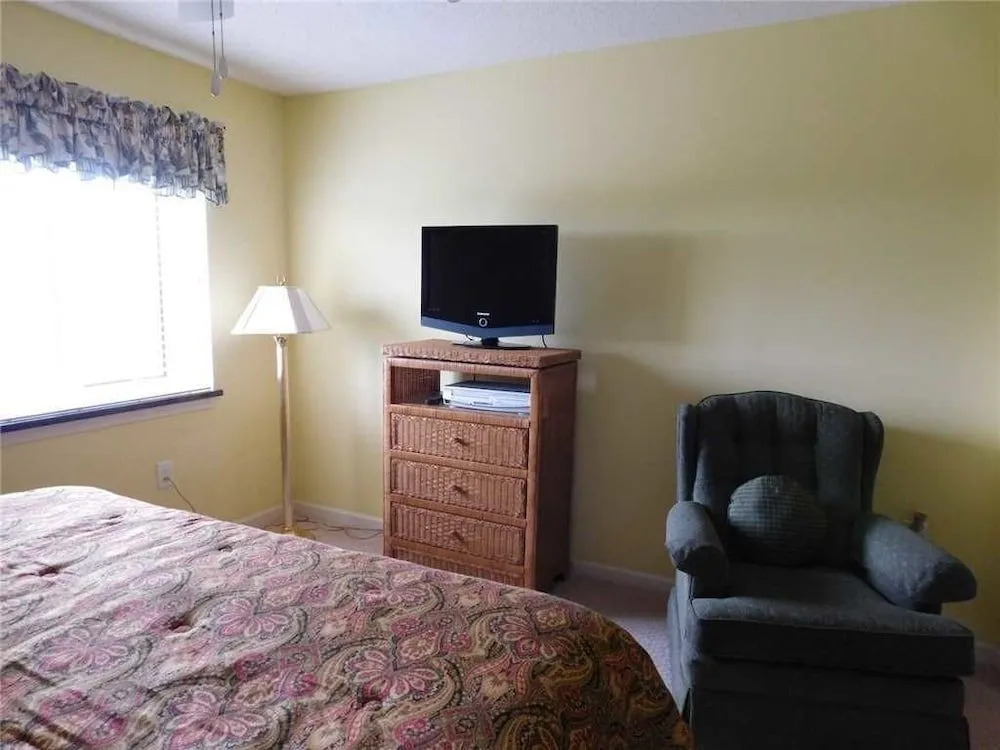 Yacht Club Villas #2-1005 3 Bedrooms 3 Bathrooms Condo