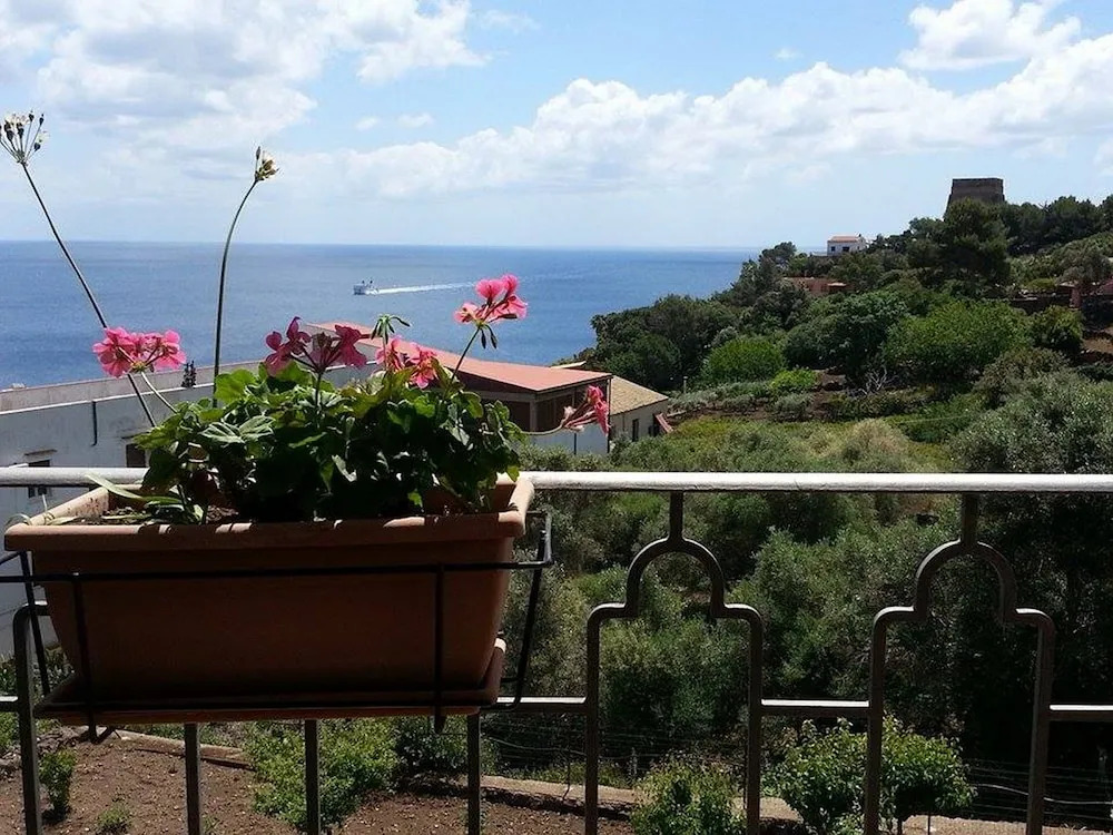 Clelia Case Vista Mare