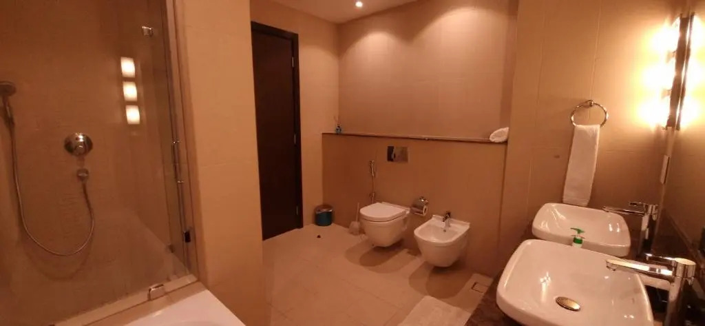 ONE Elegant Apartment in Muscat Bay 03