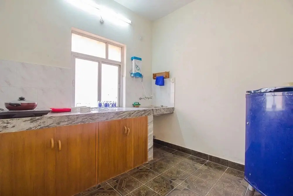 OYO 19181 Home Bright 2BHK Near Club Cubana