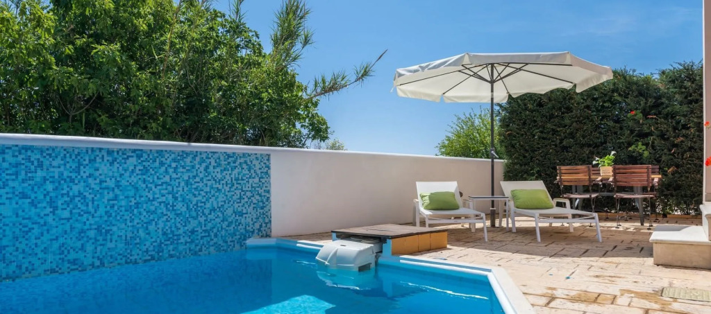 Lorenzo Villas with Private Pool, 200m from the beach, by ZanteWize