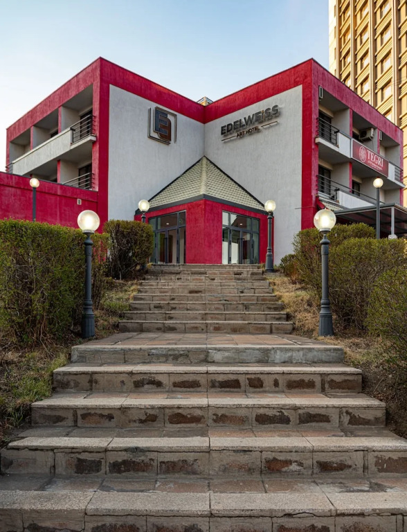 Edelweiss Art Hotel