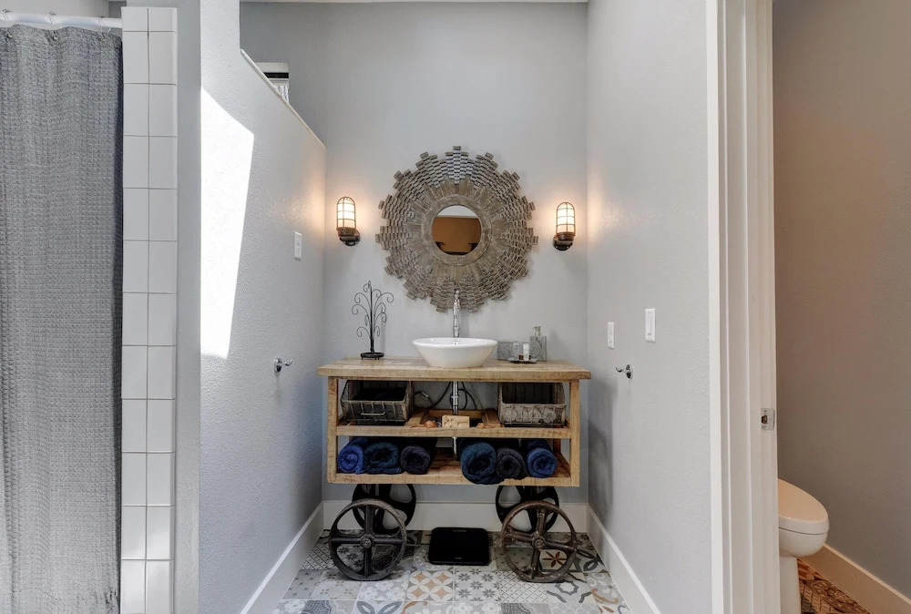 1606 Kenwood Ave Bungalow Bungalow