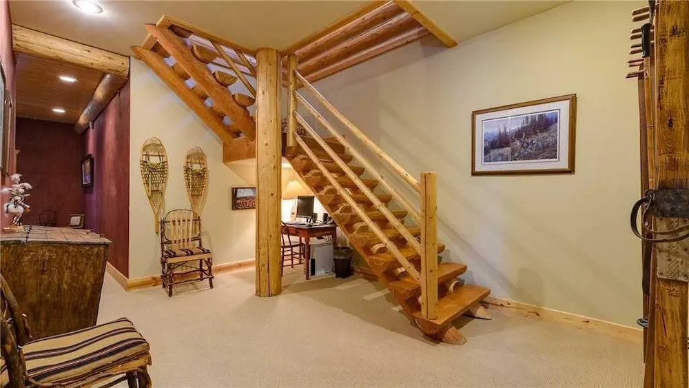 Snowdrift Cabin