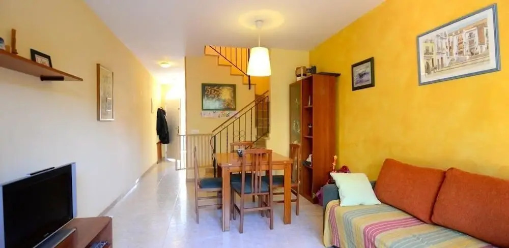 Casa con terraza cerca de las Islas Medas