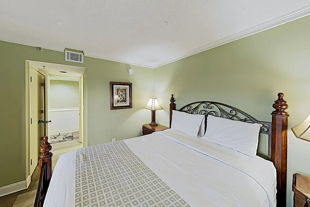 Choice Oceanfront W/ 3 Pools: Steps To Sand 2 Bedroom Condo