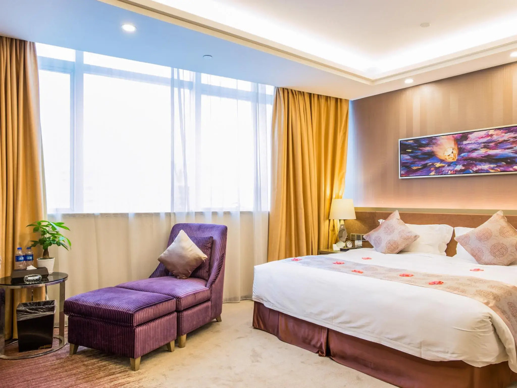 Shenzhen Baoan PLUS Gems Cube Hotel