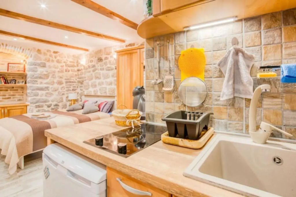 Kotor Bagus - Cozy Boutique Old Town Studio with Seaview Terrace