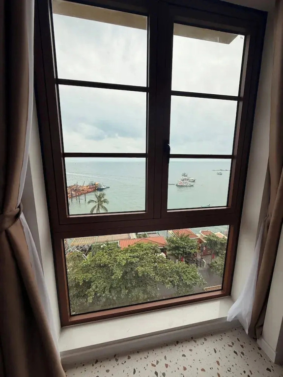Maharaja Lounge & Hotels
