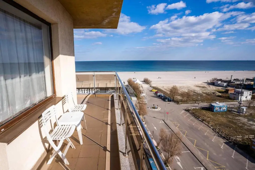 Summerland Sea View Apartment