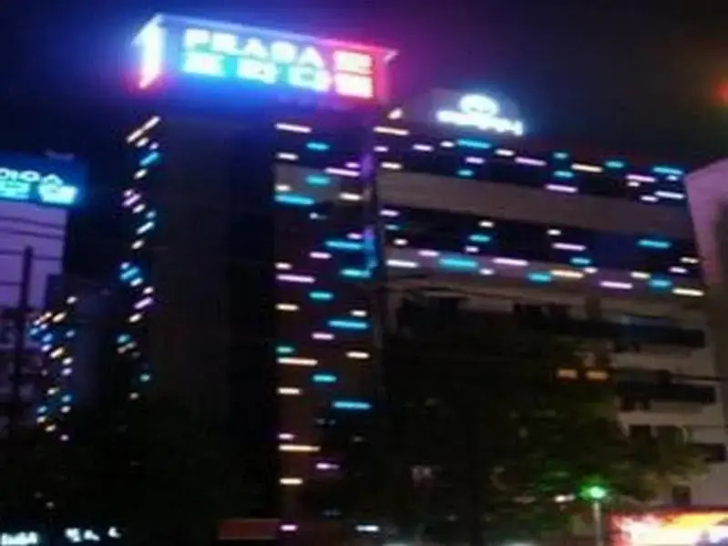 Prada Motel