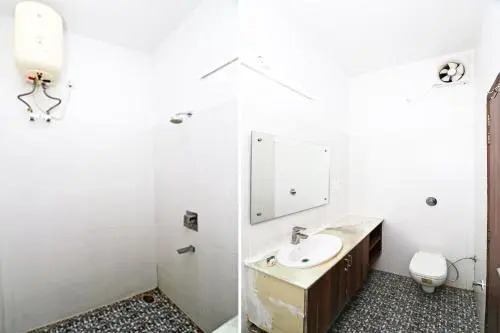 Royal Castle Resort by OYO Rooms