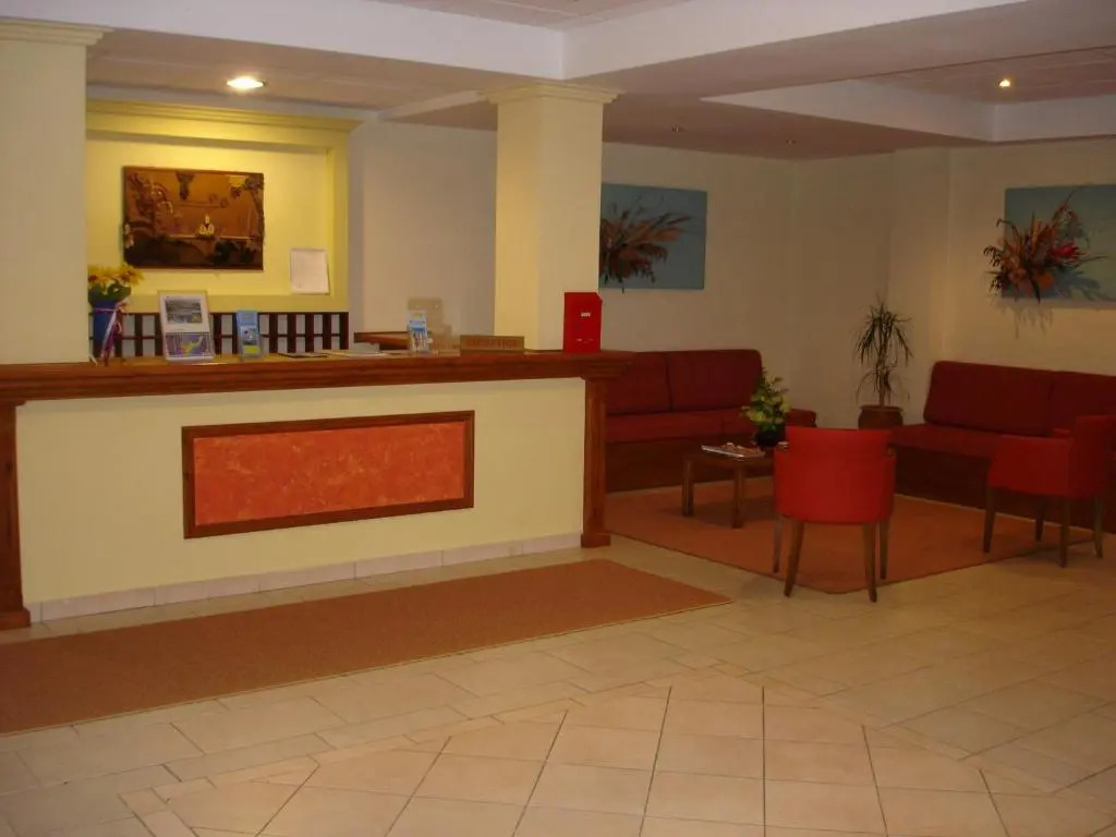 Perros Hotel