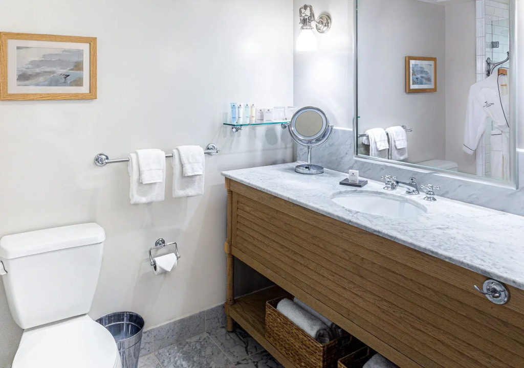 Portola Hotel & Spa