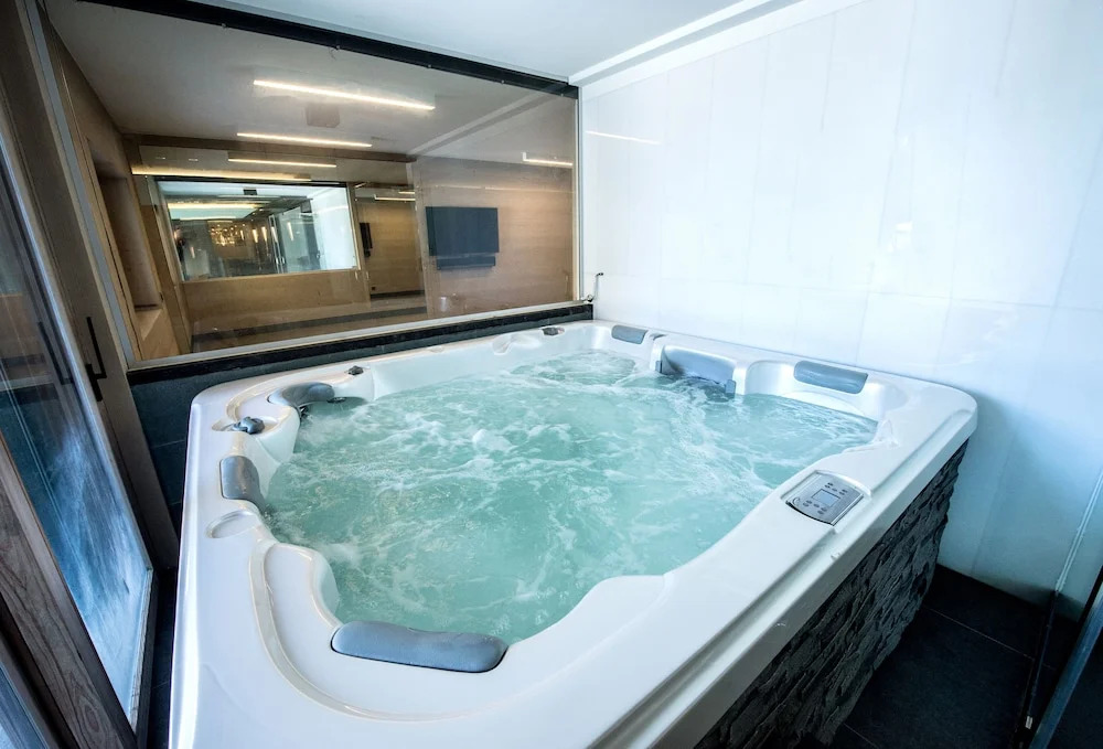 Chalet Migui Luxury Living & Spa *****, Crans Montana