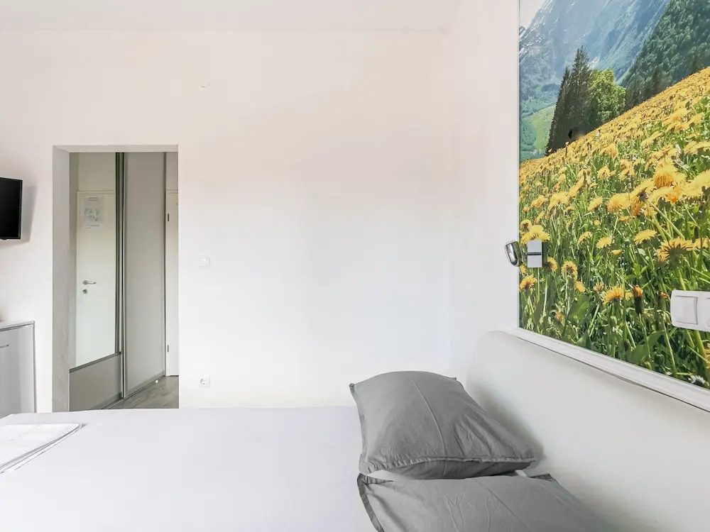 Cozy Holiday Home in Sumartin near Sea