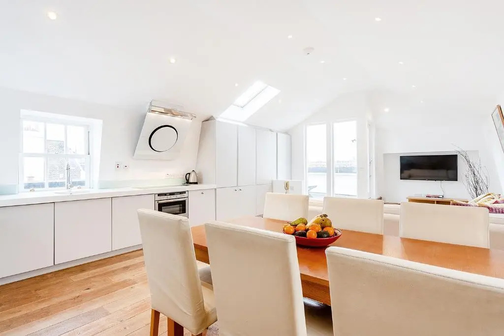Beautiful 2 bedrooms apartment in Knightsbridge