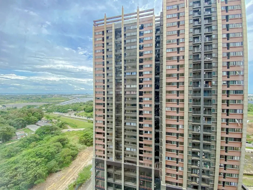 Serene Beige 2Br Space At Apartment Meikarta District 1
