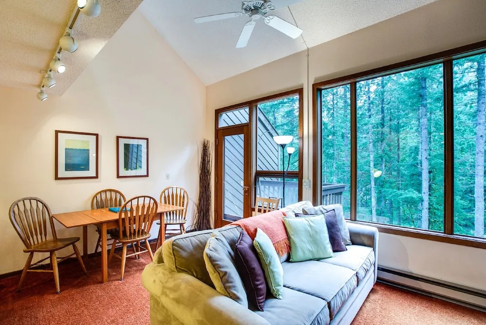 85SW - Fireplace - WiFi - Washer/Dryer - Dishwasher - Sleeps 4
