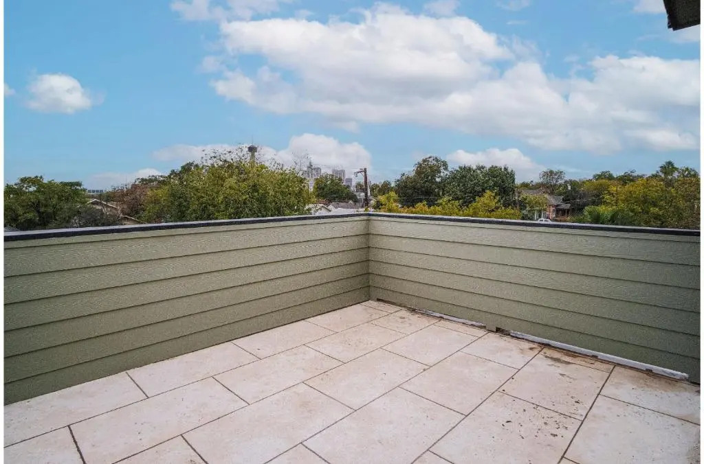 Amazing 3BR 2BA Only 5 Mins From Downtown